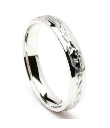 Gravierter silberner Claddagh Ring