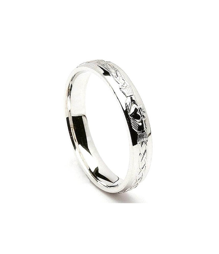 Bague Claddagh en argent gravé