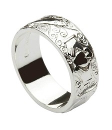 Mens Engraved Claddagh band - Silver