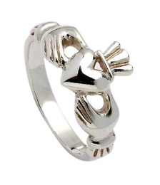 Womens Classic Claddagh Ring - Silver