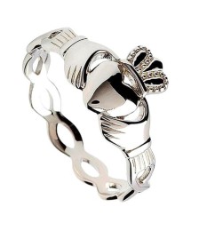 Bague Claddagh en argent avec tige torsadée