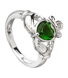 Claddagh-Ring mit grünem Zirkonia