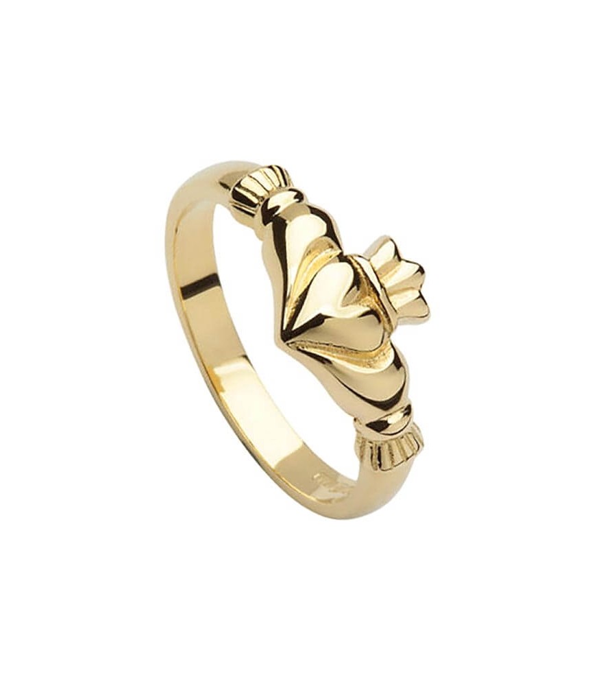 Elegant Claddagh Ring