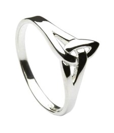 Bague en argent avec noeud de trinité