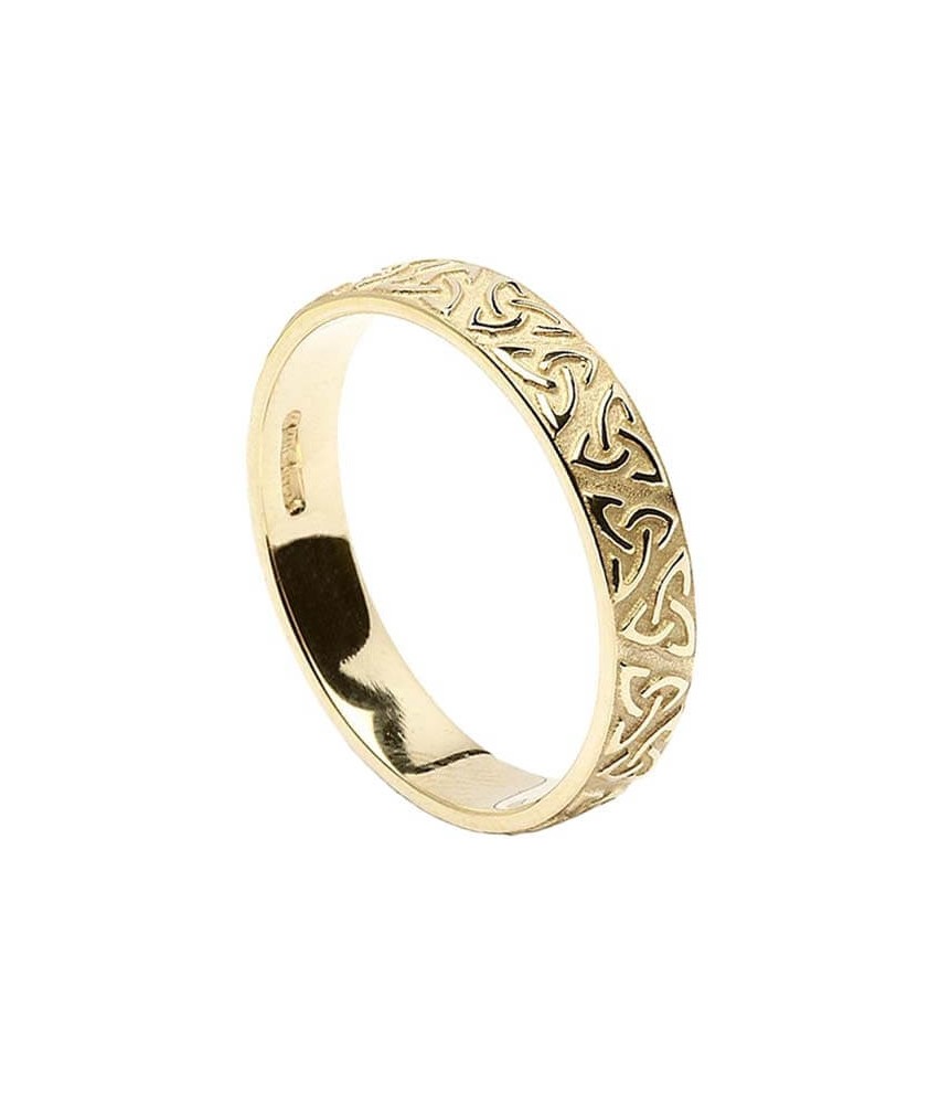 Women's Embossed Trinity Knot Wedding Ring - Yellow Gold