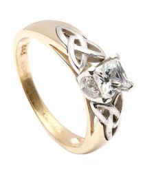 Bague de fiançailles en diamant princesse