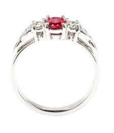 Bague de fiançailles en rubis et diamants