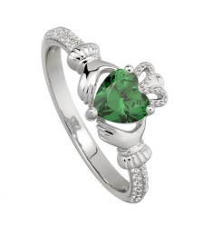 Bague émeraude Claddagh de mai