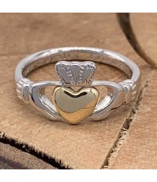 Bague Claddagh en argent avec coeur en or 10K